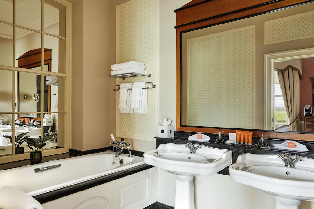 Suite (Imperial) photo 3