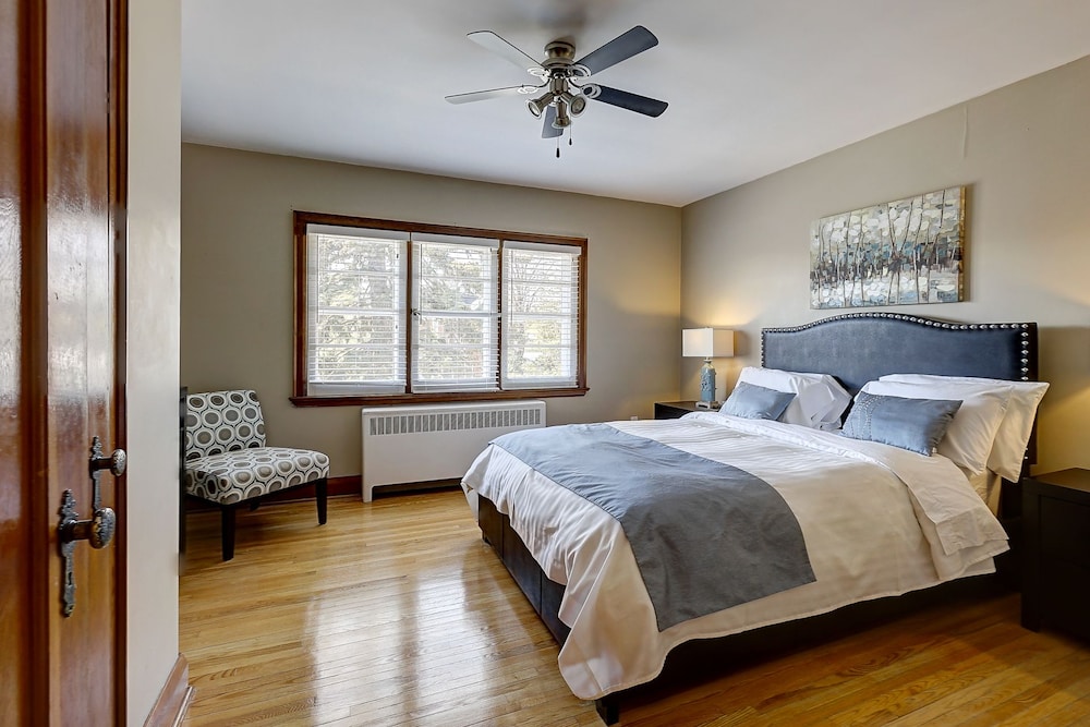 Premium Apartment, 1 Queen Bed, Non Smoking, City View photo 2