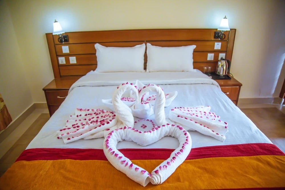 Deluxe Room, Multiple Beds, Smoking, Hill View photo 2