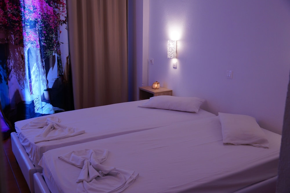Double or Twin Room, Sea View photo 3