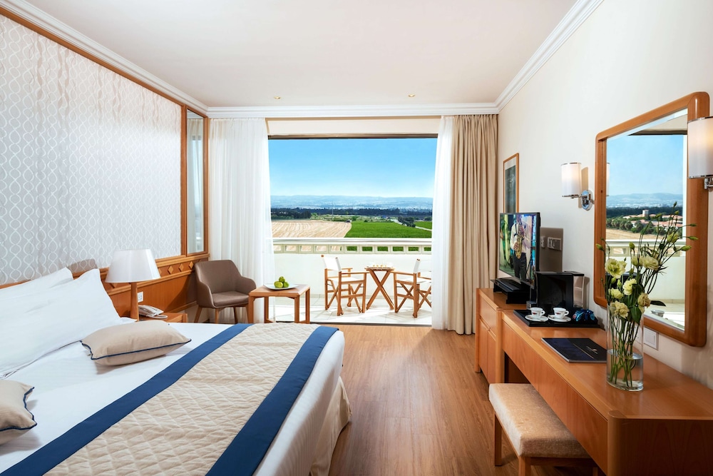 Family Room, 2 Bedrooms, Connecting Rooms, Land View
