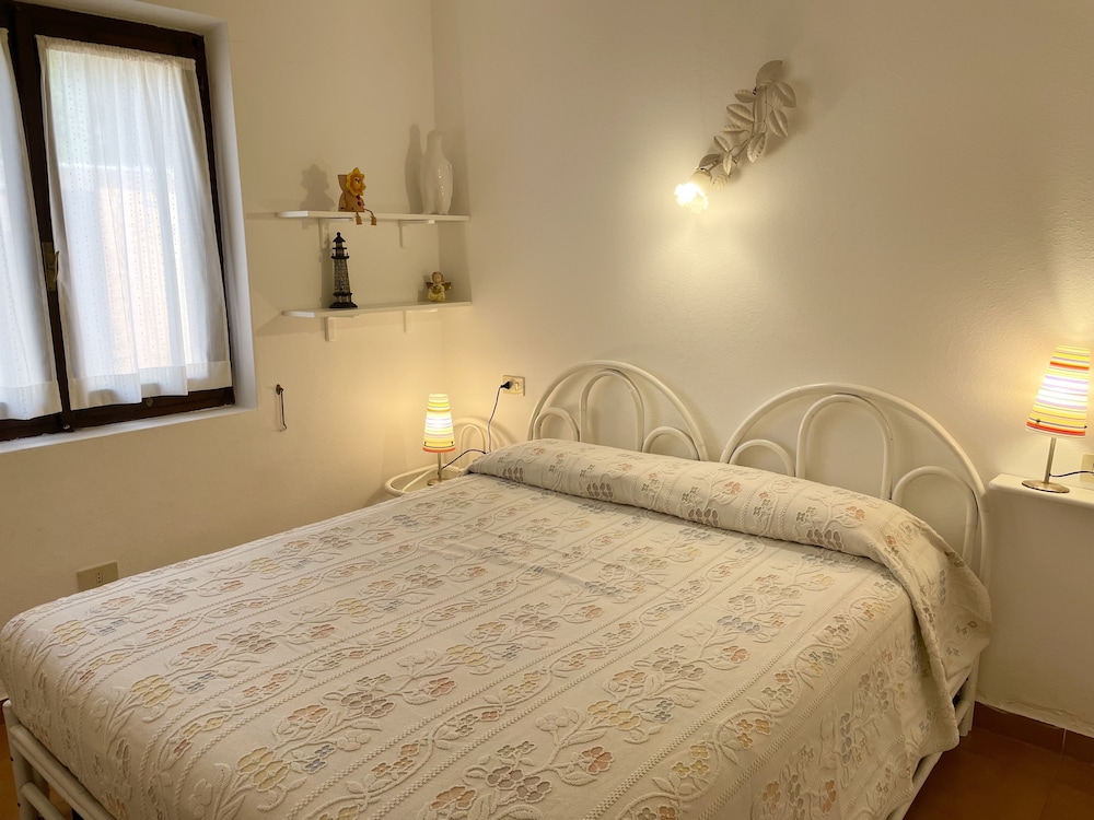 House, 2 Bedrooms, Balcony, Garden View