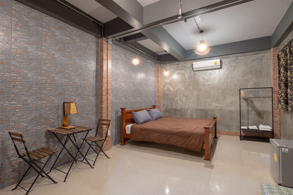 Suite with Air-Conditioner and Private Bathroom (Loft) photo 1