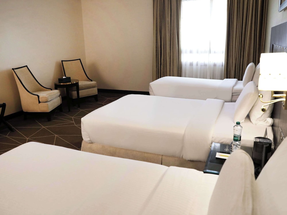 Junior Suite, 1 Bedroom, City View (1 King Bed)
