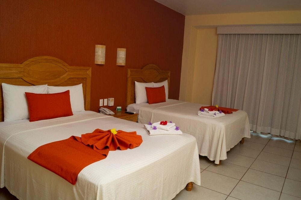Standard Double Room, 2 Queen Beds photo 3