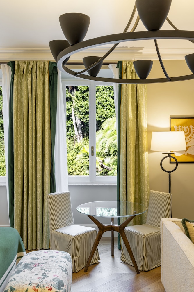 Deluxe Junior Suite (Non Smoking)