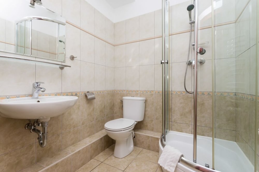 Standard Triple Room - Photo 2