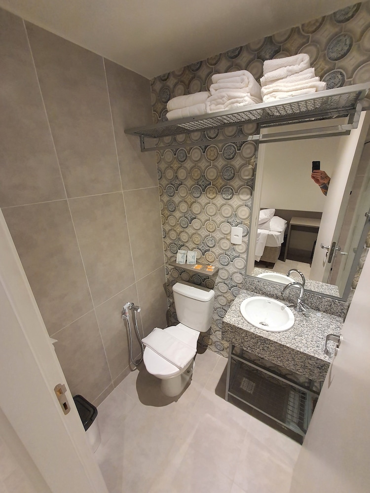 Superior Triple Room, Pool View - Photo 7