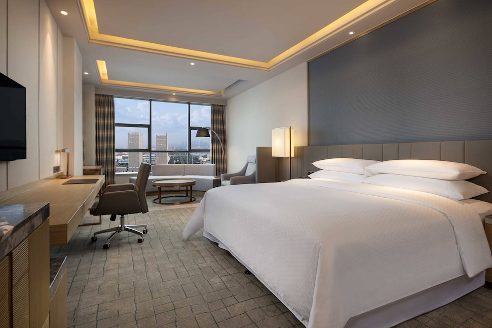 Room, 1 King Bed, City View
