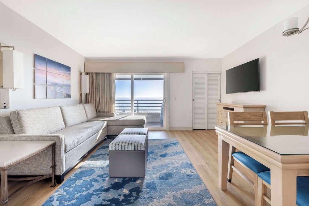 Studio Ocean View King with Balcony - Photo 1