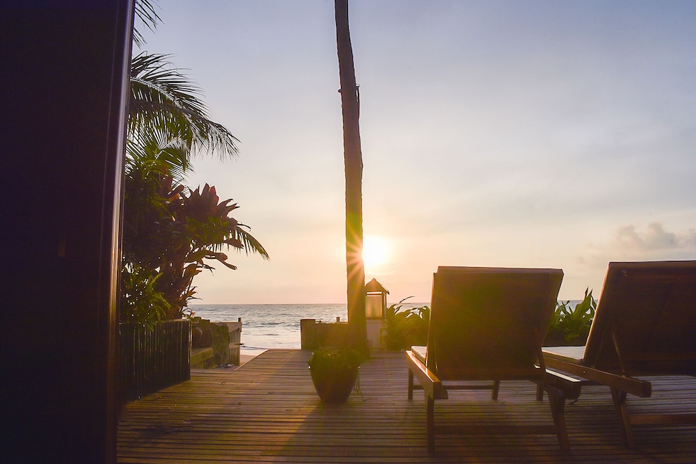 Deluxe Double Room, Beachfront photo 3