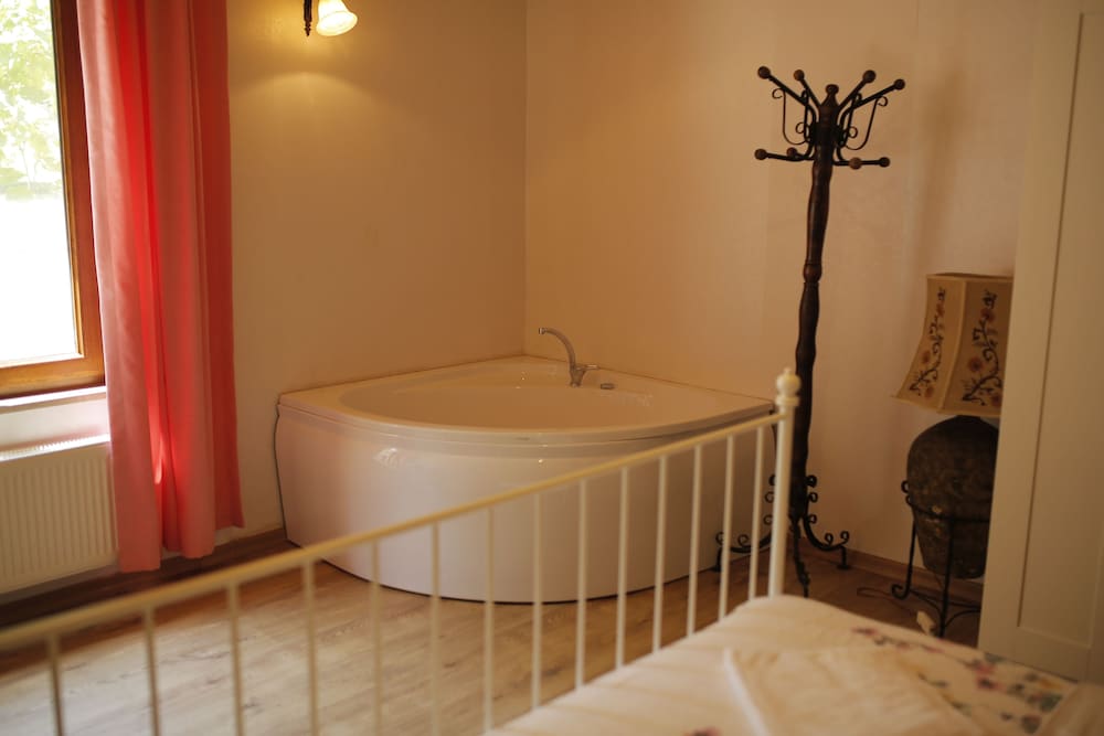 Elite Triple Room, Garden View photo 2