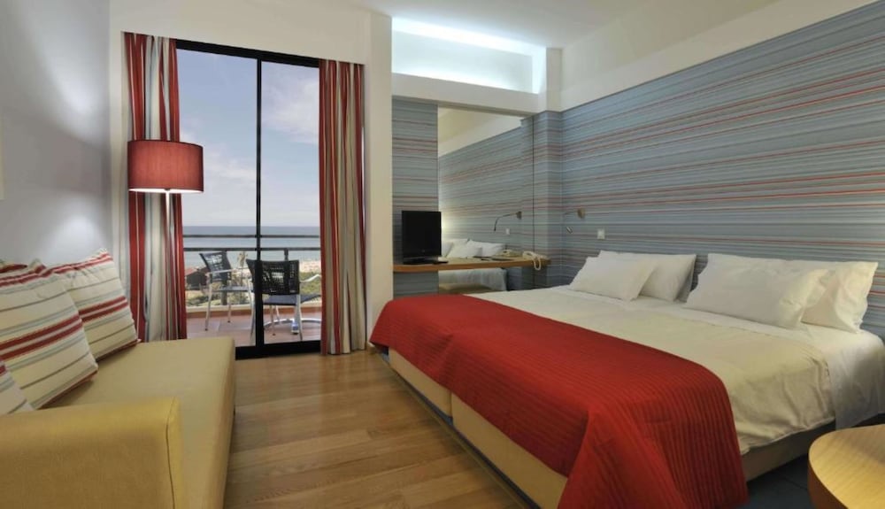 Deluxe Double or Twin Room, Sea View - Photo 10