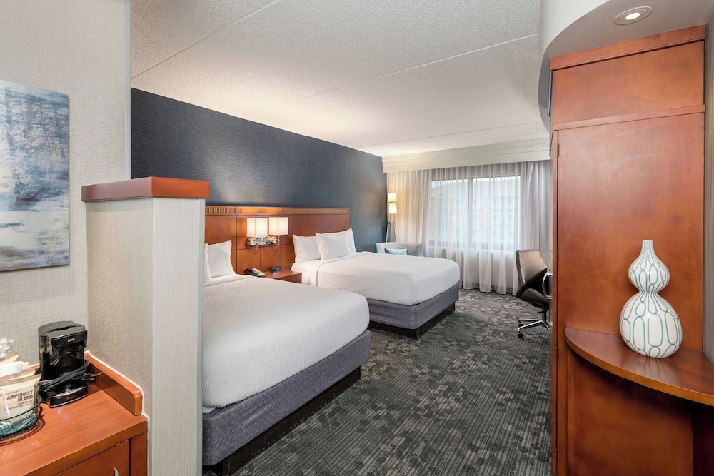Room, Multiple Beds - Photo 2