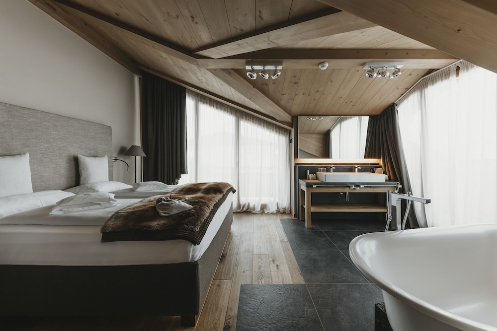 Comfort Suite photo 2