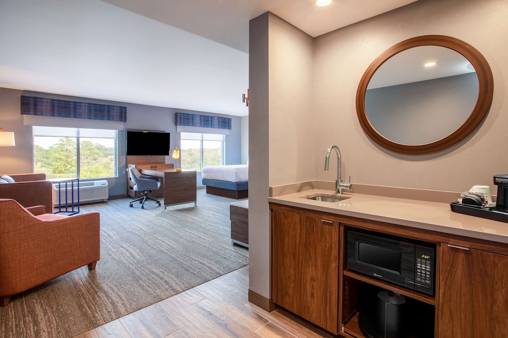 Studio, 2 Queen Beds, Refrigerator & Microwave (Wet bar) - Photo 3