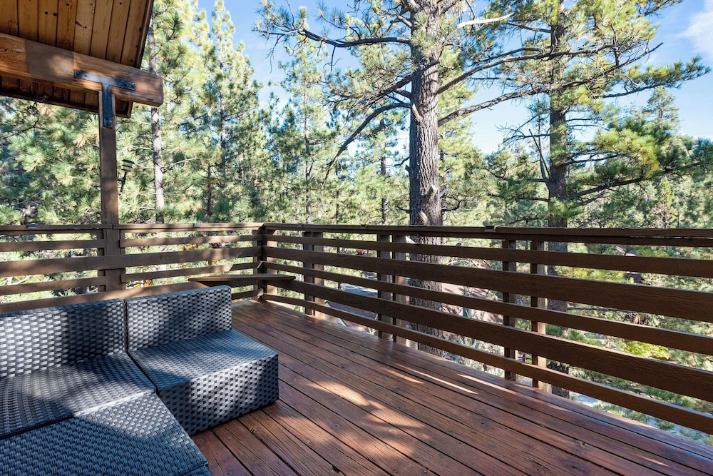 Cabin, Multiple Beds, Patio, Mountain View photo 2