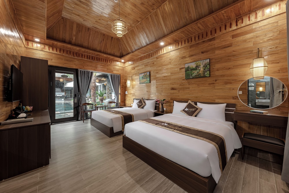 Family Twin Room, Pool View