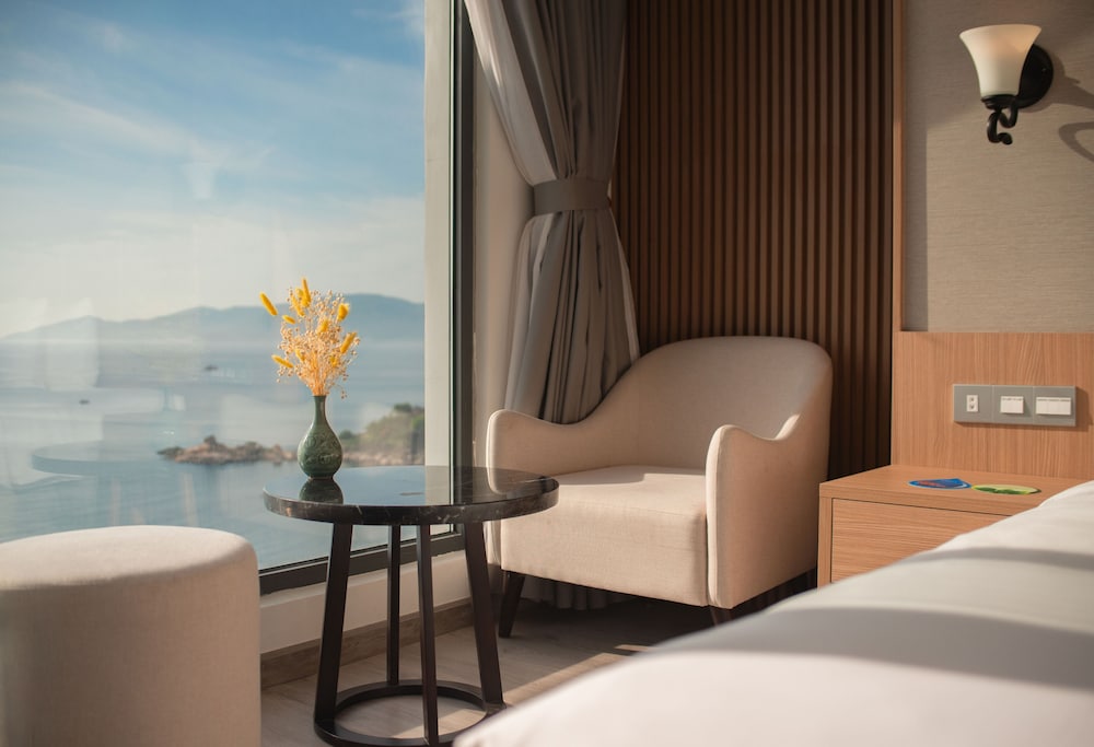 Deluxe Double Room with Sea View and Balcony photo 2