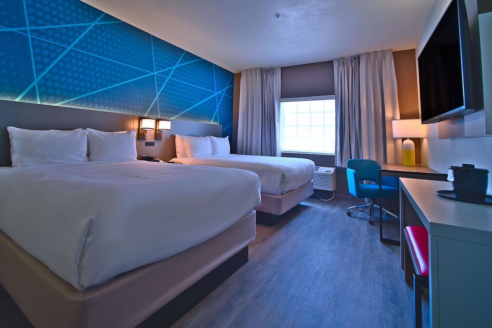 Suite, Multiple Beds, Non Smoking - Photo 4