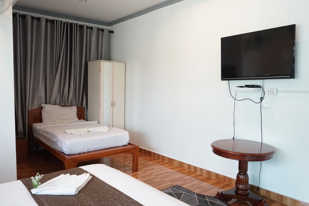 Deluxe Triple Room - Photo 10
