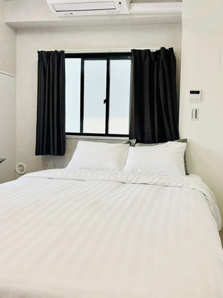 Basic Twin Room, Non Smoking, City View photo 1