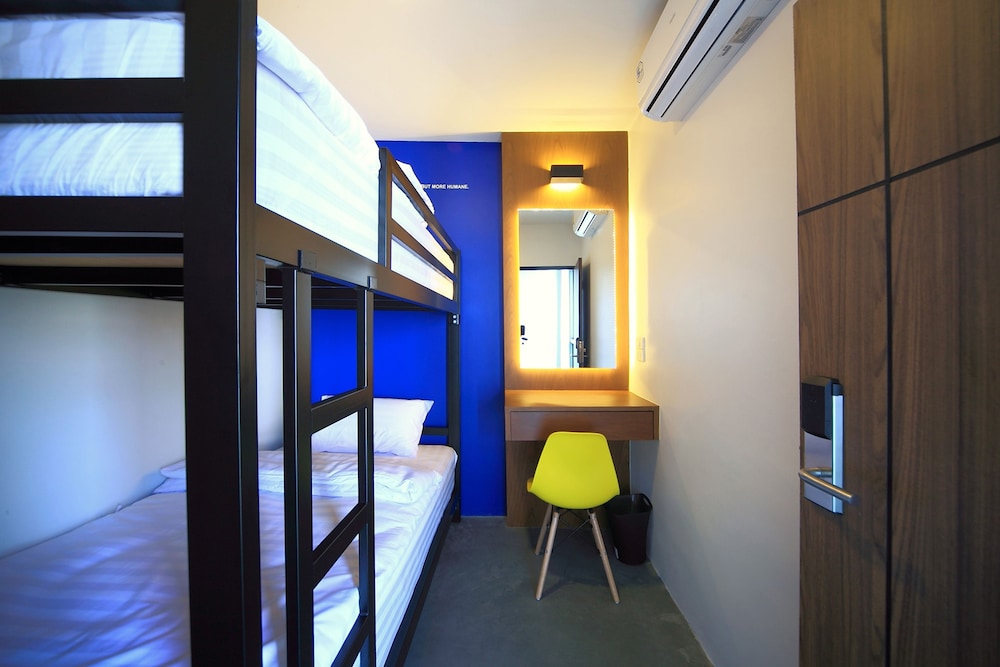 Twin Room with Shared Bathroom photo 1