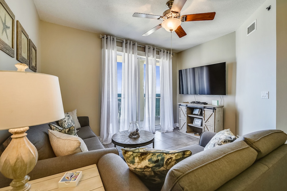 Condo, 2 Bedrooms (908-1)