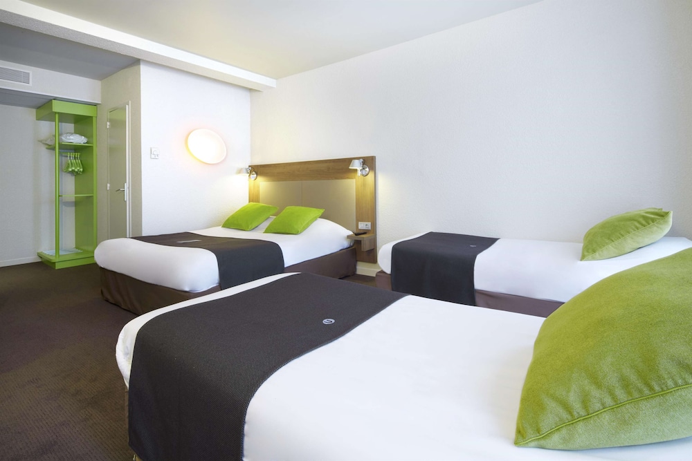 Standard Room, Multiple Beds - Photo 3