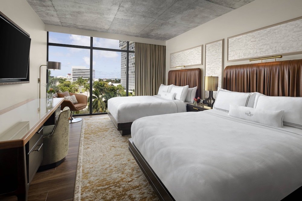 Room, 2 Queen Beds, City View