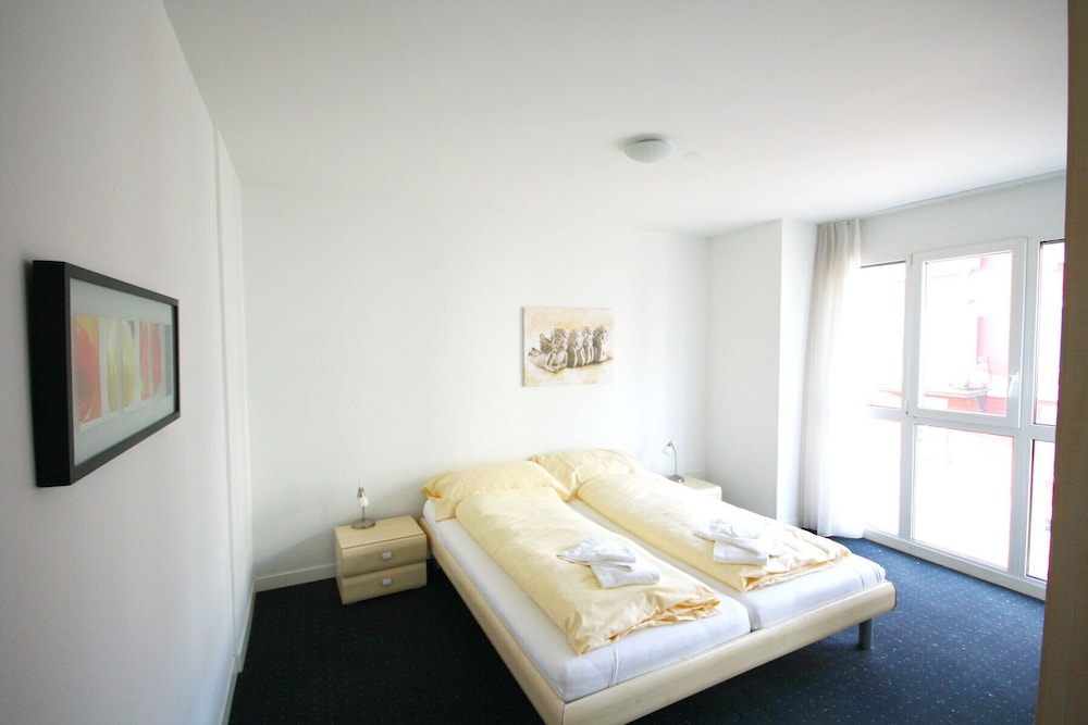 Apartment, 1 Bedroom, Balcony, Lakeside photo 2