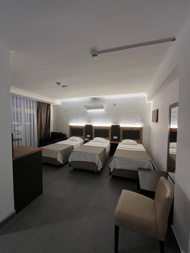 Deluxe Suite - Photo 5
