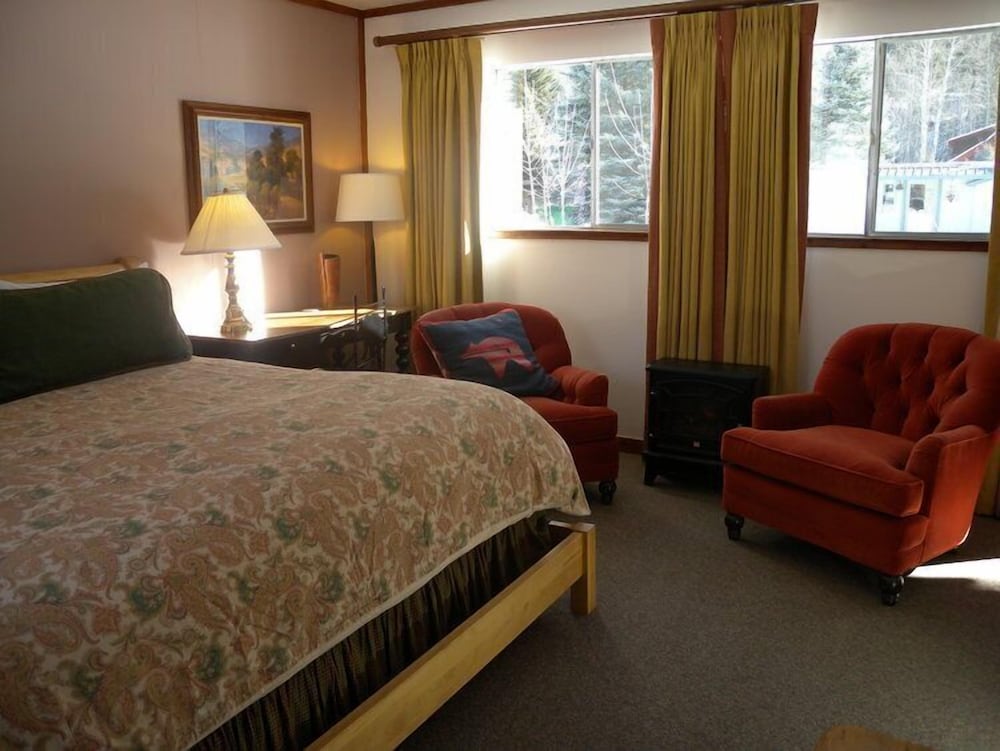 Deluxe Double Room, Private Bathroom (Room 3 - No Pets Allowed) photo 1