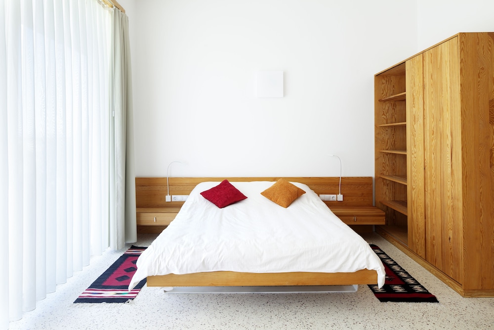 Standard Studio, 1 Queen Bed, Patio, Valley View photo 2