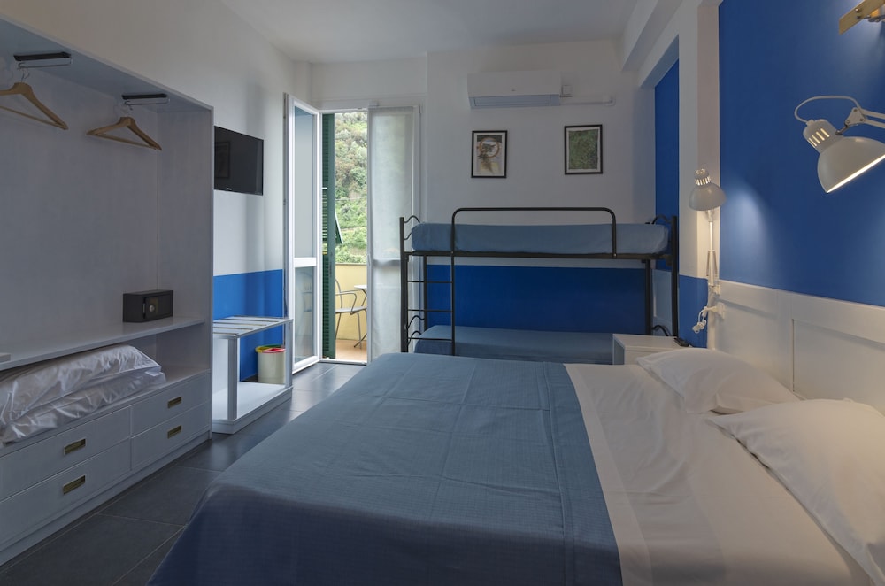 Classic Triple Room photo 1