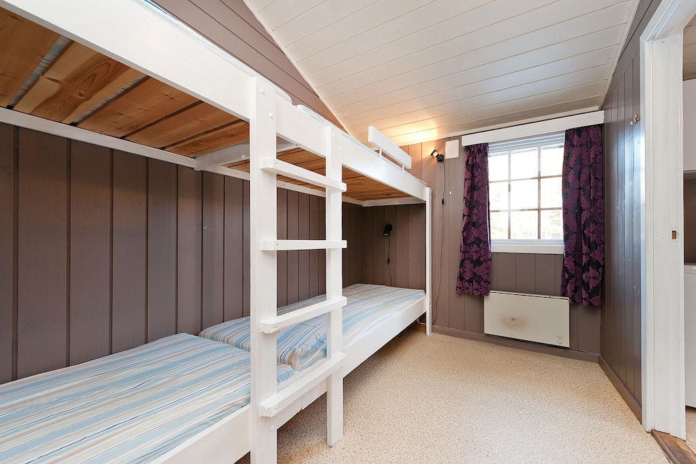 Comfort Cabin, 1 Bedroom (2 Bunk Beds) photo 1