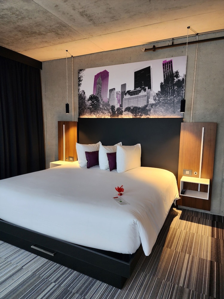 Superior Suite, Queen - Photo 2