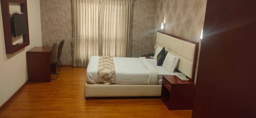 Deluxe Room - Photo 1