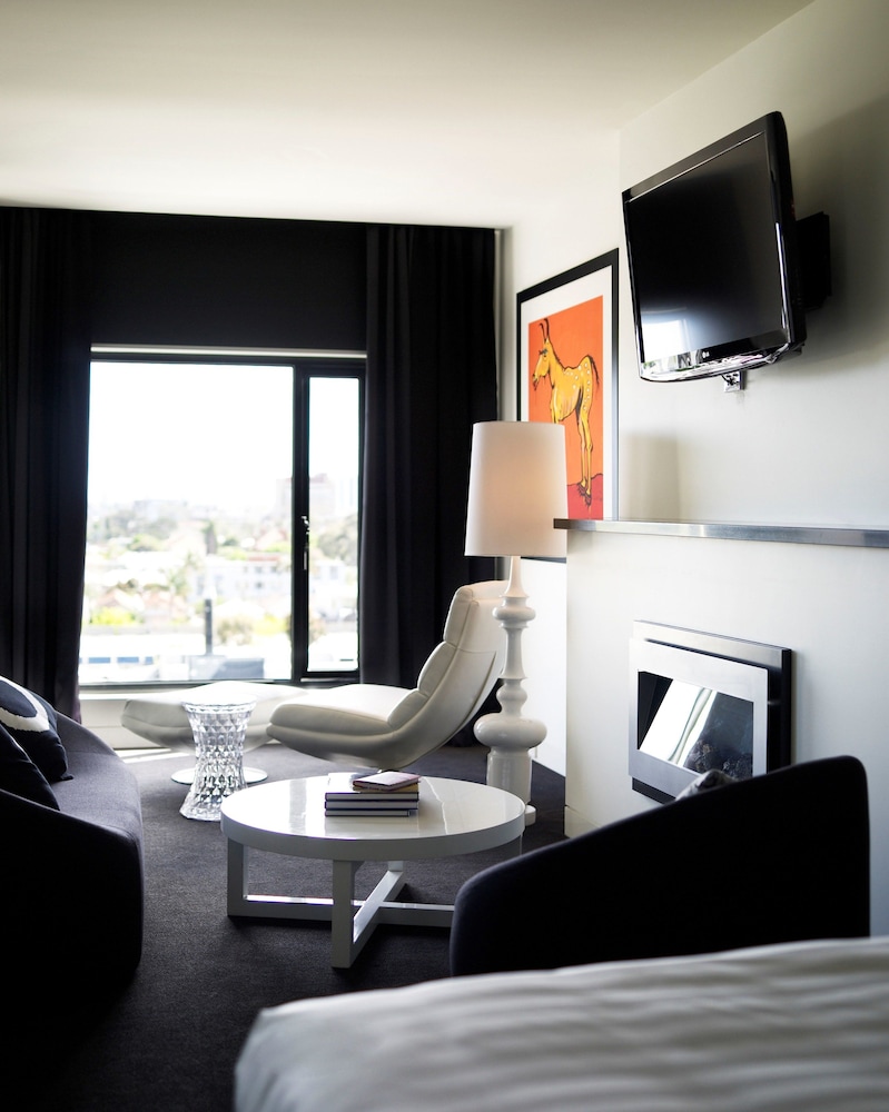 Suite (The Cullen) - Photo 2