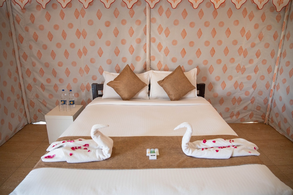 Royal Tent, 1 King Bed, Garden View, Garden Area
