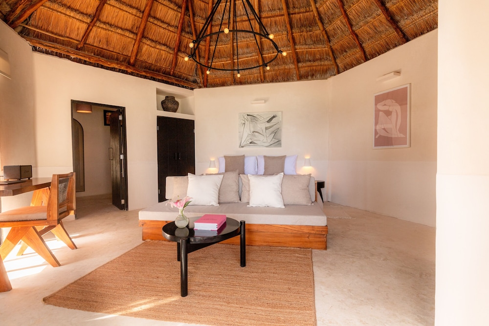 OCEANFRONT VILLA WITH PRIVATE POOL - Photo 13