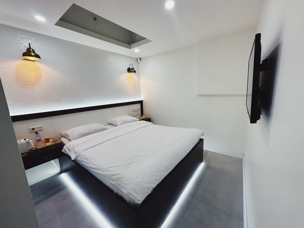 Basic Double Room, 1 Double Bed photo 1