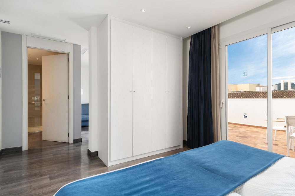 Superior Suite, Terrace, City View photo 3
