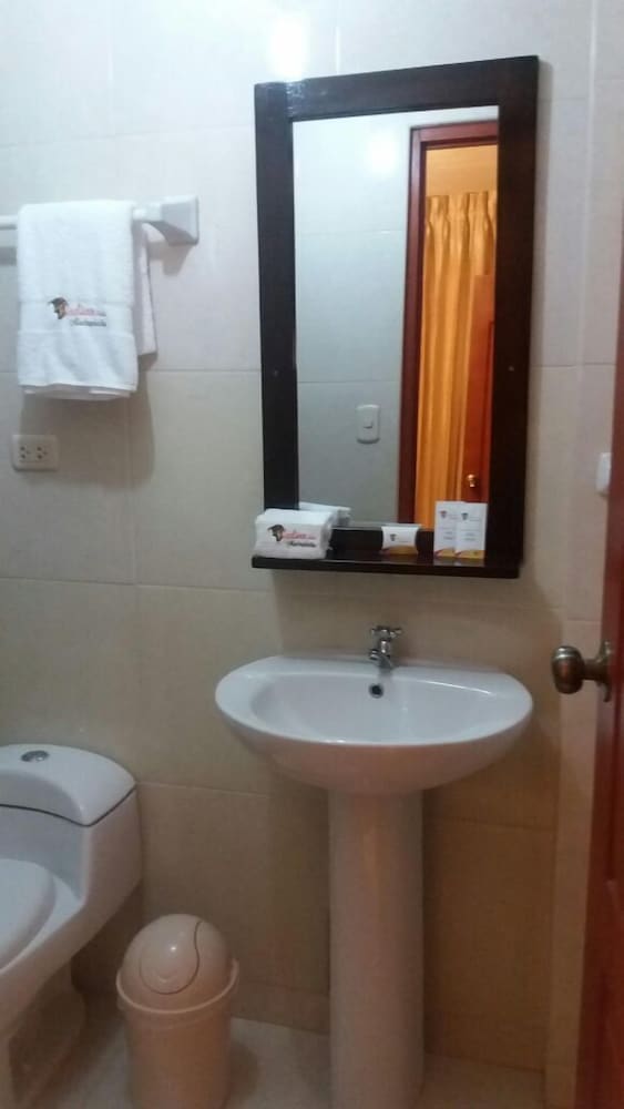 Standard Twin Room, 5 Bedrooms, Non Smoking photo 2
