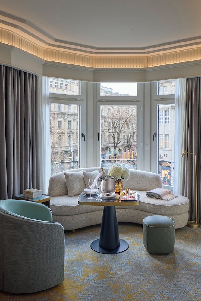 Deluxe Room, Terrace (King or Twin)