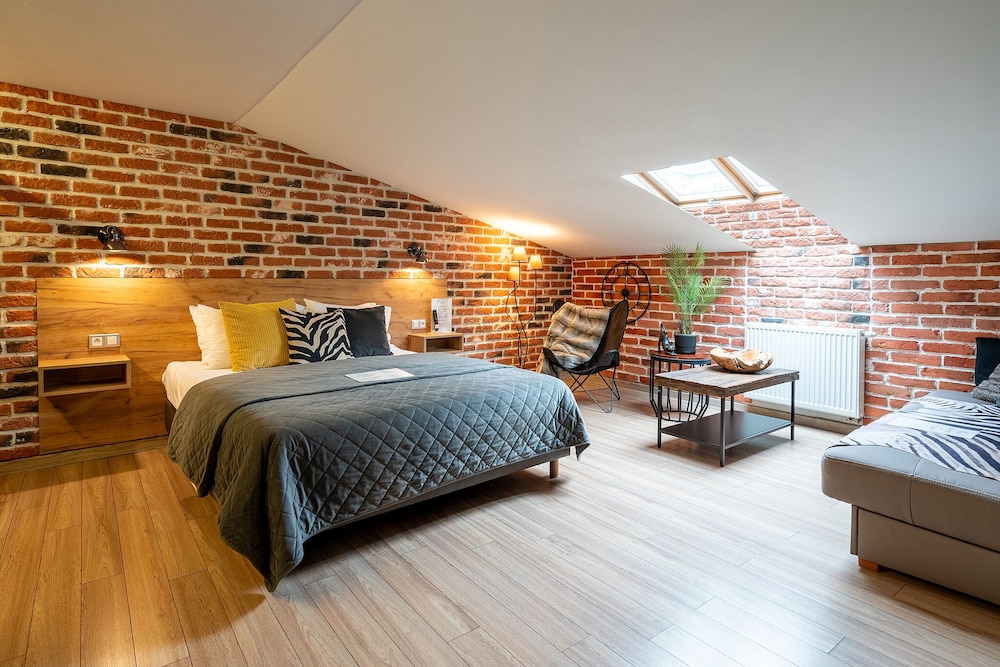 Junior Double or Twin Room photo 1