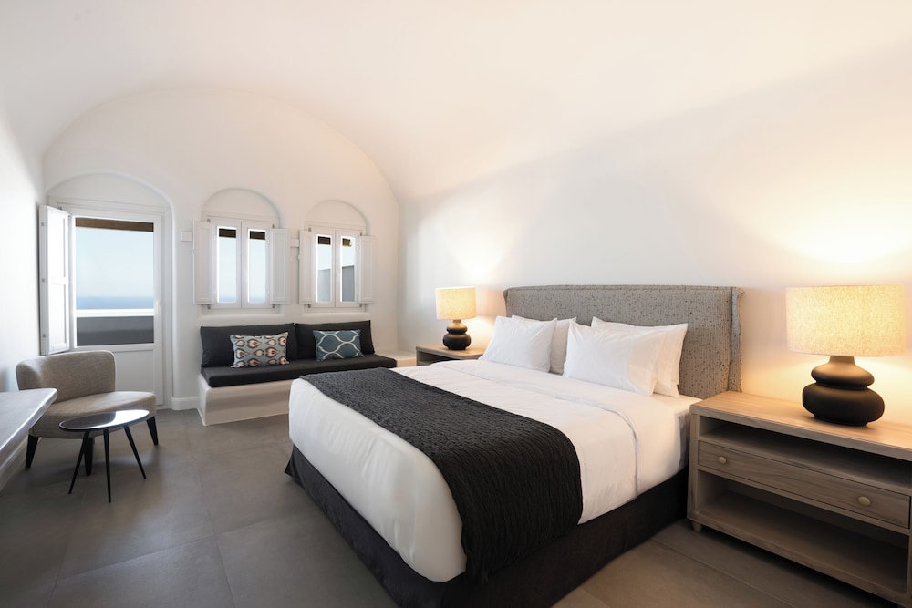 Superior Suite with sea view and heated plunge pool - Photo 10