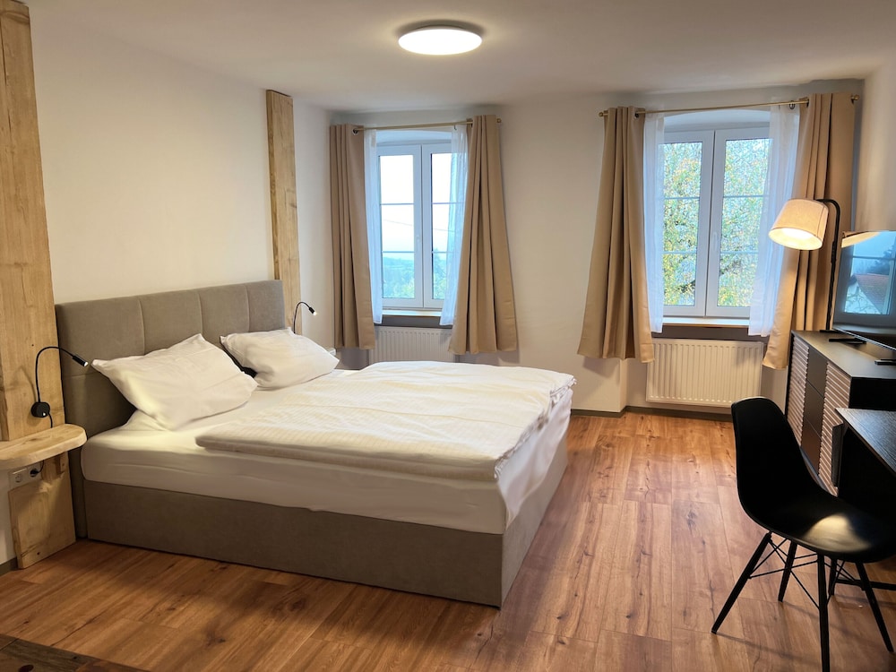 Standard Double Room, Private Bathroom (Doppelzimmer Komfort) photo 2