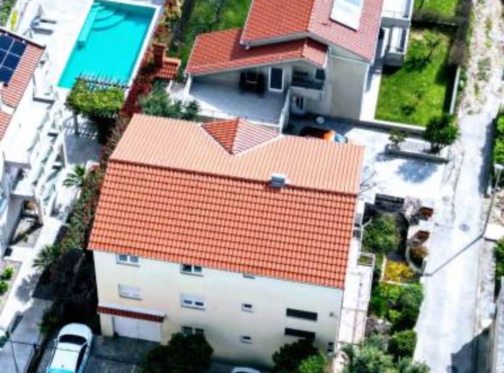 Apartment (Apartment with Pool View)
