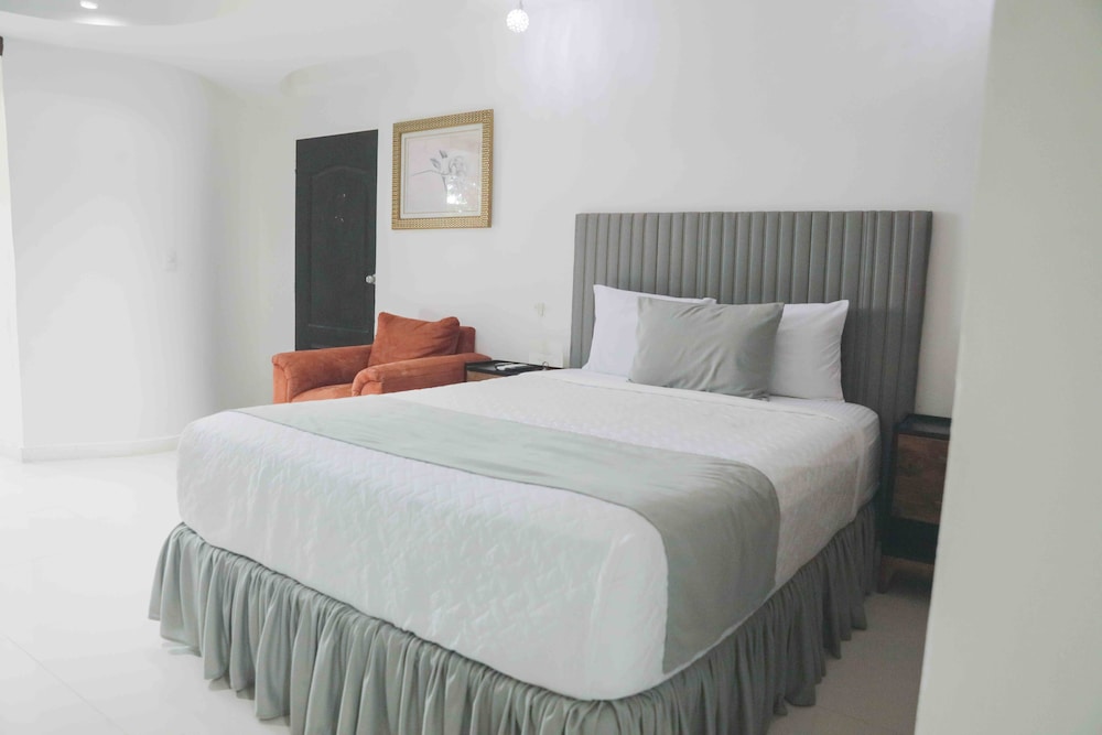 Comfort Single Room, 1 Queen Bed, Private Bathroom photo 1